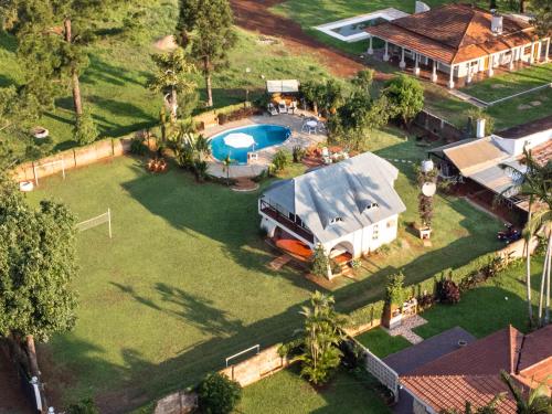 " Casa quinta "San Bernardo" Con Pileta y amplio jardín