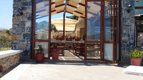 Bar/lounge, Elia Meronas in Stavros
