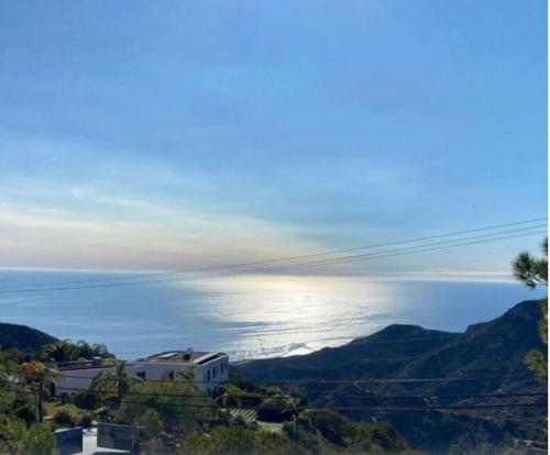 Lux Villa Ocean View Pool &Spa in Malibu, USA