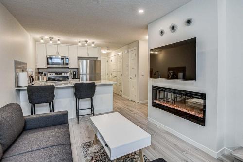 Cozy New Suite in Seton, South Calgary - Apartment