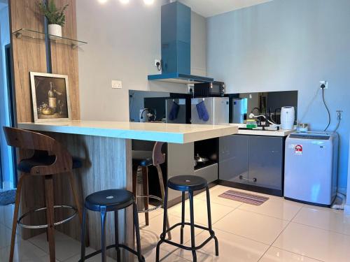 Mansion One 2 Bedroom 2 Bathroom GeorgeTown Gleneagles Gurney Komtar by Cozy Cottage Haven