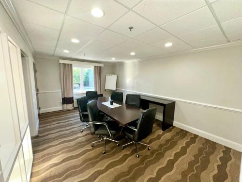 Comfort Inn & Suites Gordon Hwy - main image
