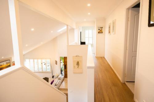 Exterior view, Resort Style home close to the Beach with Pool, Sauna and Pizza Oven in Maroubra