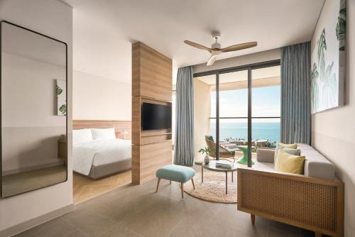 1 Bedroom Deluxe Balcony Residences Ocean View image 3