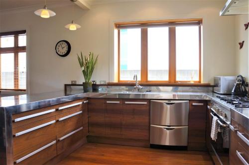 The Buller Bungalow You Will Fall In Love photo 2