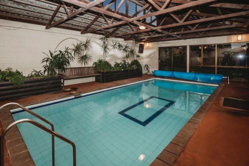 FAMILY FUN - SWIMMING POOL & SPA POOL - New Plymouth