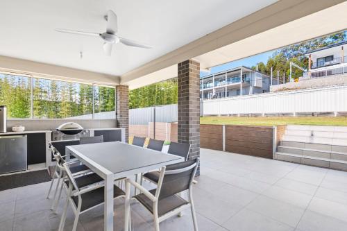 Giuseppina 3 Ebb Tide Way Corlette in Corlette