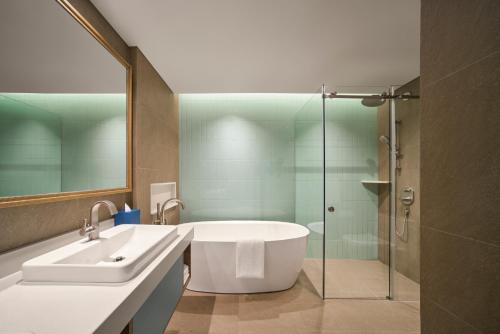room detail thumbnail 2