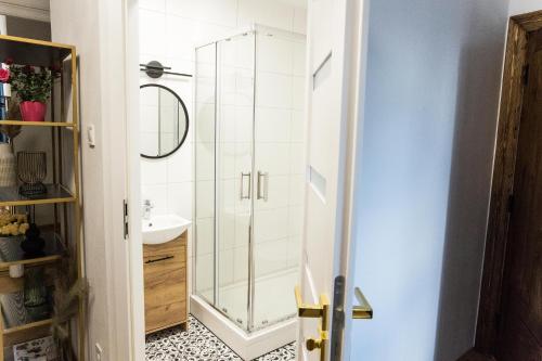 CracWoW K8 No.7 Apartment