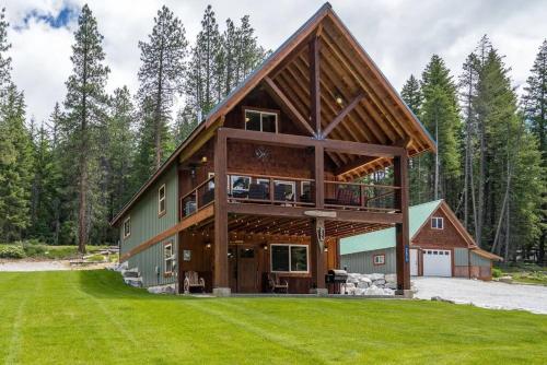 River's Bend Lodge - Hot Tub, Fire Pit, Games & Ski, Leavenworth