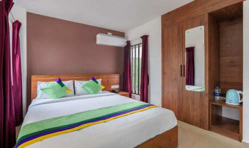 Deluxe Double Room image 2