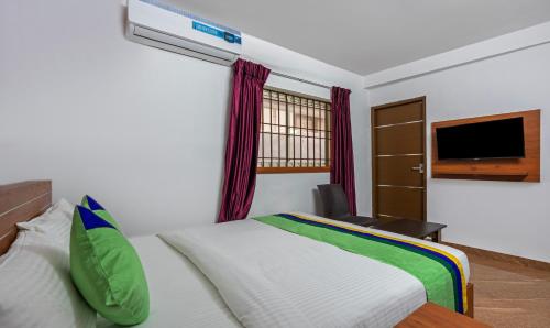Standard Double Room image 3