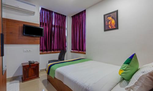 Economy Double Room image 3