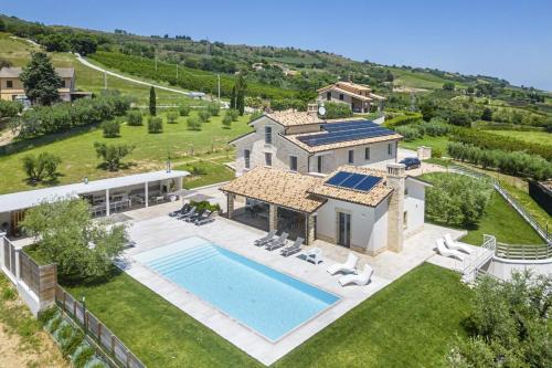  Villa la Duccia - Teloni in Monterubbiano