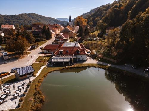 Kozjanski dvor - Hotel - Podčetrtek