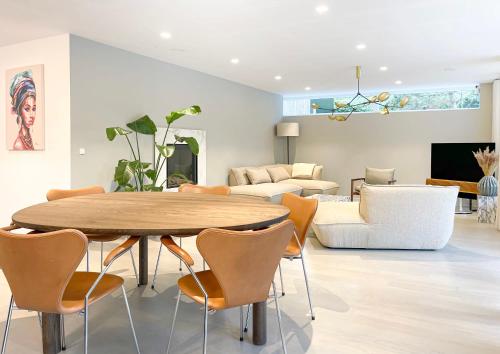  Exclusive Duplex Mansion w Jacuzzi & Pool in Hellerup