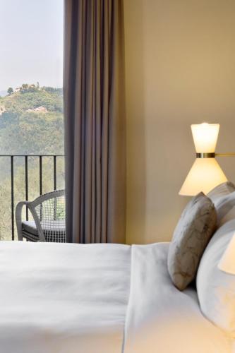 Executive Twin Room with Balcony