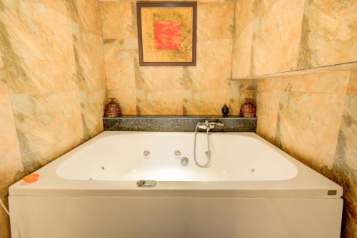 bubbelbad, The SSK Solitaire Hotel and Banquets in Matoshree Nagar