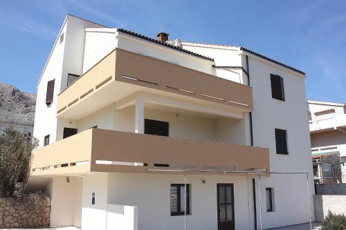  Apartments Brusel in 23250 Pag