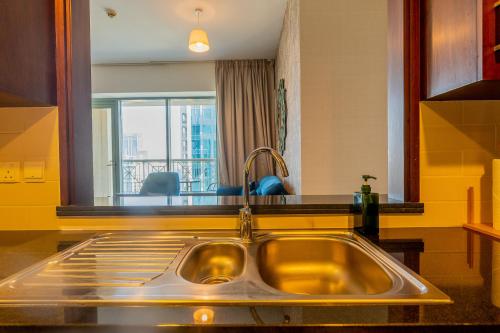Bellavista Apartments Holiday Homes LLC - High Floor - 1BR 29 Boulevard - Burj Khalifa & Fountain View, Dubaï (photo 3)