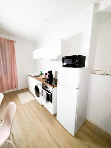 Begonias Appartement T3 Avenue de Lodeve near L'Aube de Figuerolles