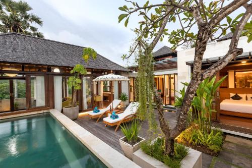 Sunset View Beachfront 2 Br Villa in Seminyak