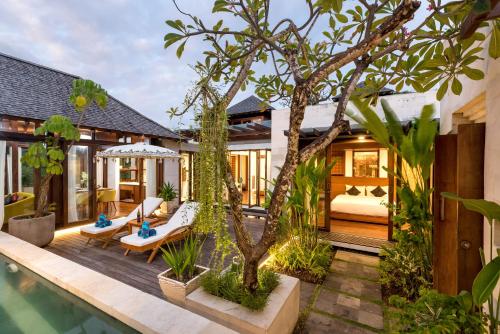 Sunset View Beachfront 2 Br Villa in Seminyak