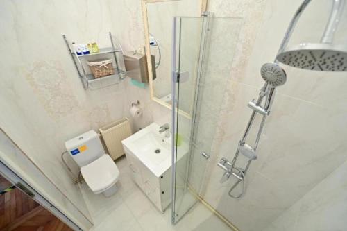 Two-Bedroom Apartment image 4