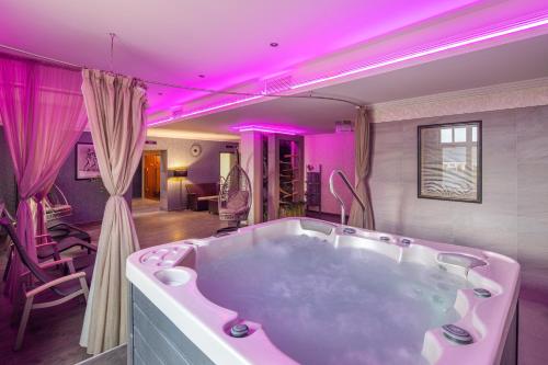 Grand Hotel Glorius Mako - 온수 욕조