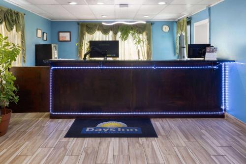 Days Inn by Wyndham Queensbury/Lake George in Queensbury, USA