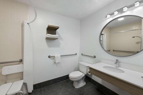 Super 8 by Wyndham Harbison/Parkridge Hospital in Columbia, USA
