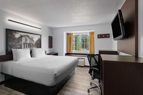 Super 8 by Wyndham Harbison/Parkridge Hospital - image 14