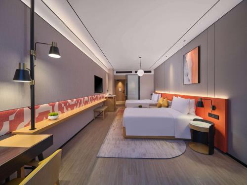 room detail thumbnail 1