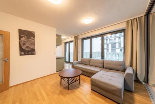 Deluxe Apartment image 2