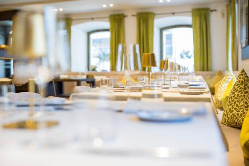 Ресторан, Iris Porsche Hotel & Restaurant in Мондзеє