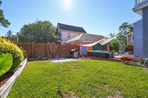 GrandCraftsman style home with pool and hot tub/ center to all of New Orleans