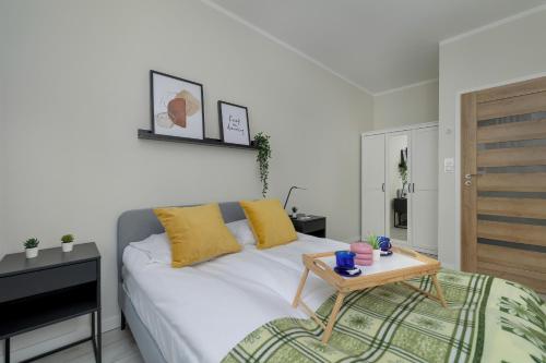 Home Office - 2-Bedroom Apartment Corpo-Stay in Kraków by Noclegi Renters