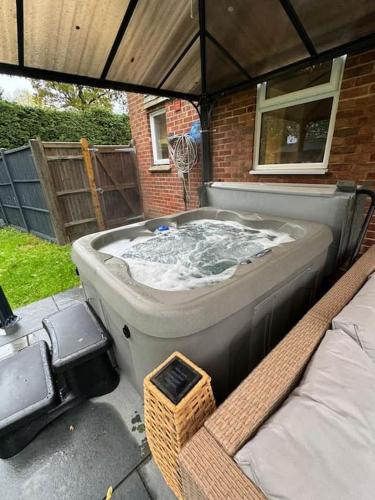 The Bainden , With Private Secluded Hot Tub