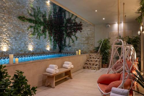 Royal Madeleine Hotel & Spa - image 2