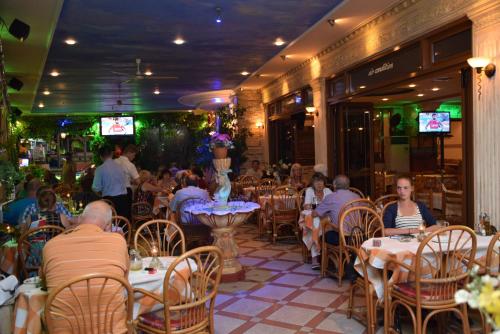 Gouvia Hotel - image 8