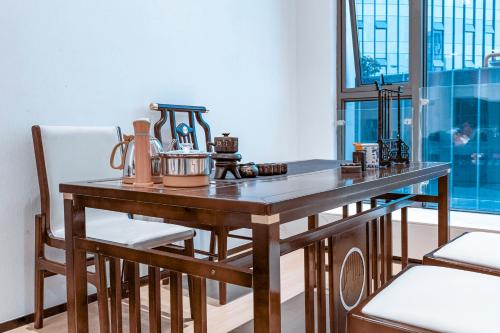 Deluxe Business Suite  image 4