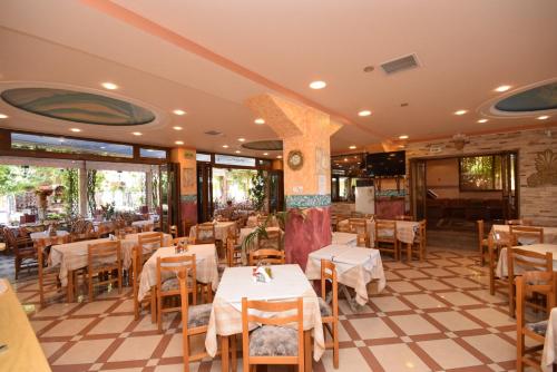 Gouvia Hotel - image 2