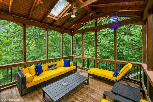 Luxury Retreat with Family Feel: Perfect Getaway! in Leesburg, USA