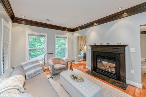 Luxury Retreat with Family Feel: Perfect Getaway! in Leesburg, USA