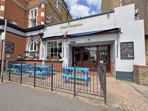 Royal Hotel Sheerness 3