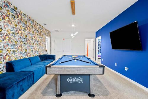 Fun Under the Roof & Many Amenities in Davenport, USA