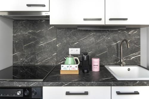 1 Bedroom Apartment with Terrace - no AC image 6
