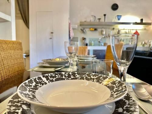 Near Ponte Vecchio: central luxury flat, Florencja