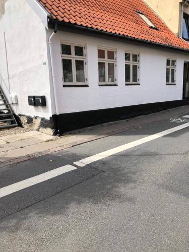  Hyggelig byhus i stueplan med solrig gårdhave in Svendborg
