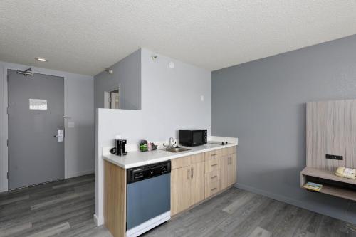 Studio 6 Suites Lake Havasu City AZ – Lake Havasu City, AZ